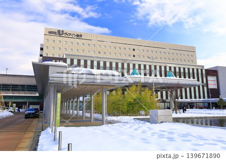 【石川県】白銀のJR金沢駅西口 【石川県】白銀のJR金沢駅西口 139671890
