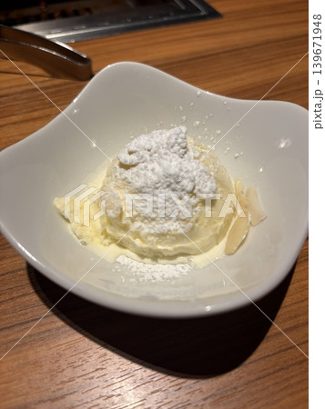 バニラアイスクリーム 139671948