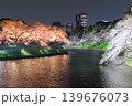 千鳥ヶ淵の夜桜と都心の春景色 139676073