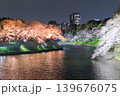 千鳥ヶ淵の夜桜と都心の春景色 139676075