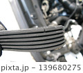 車の整備　ファンベルト交換 139680275