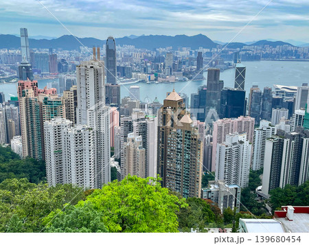 香港・ビクトリアピークから眺める絶景 香港・ビクトリアピークから眺める絶景 139680454