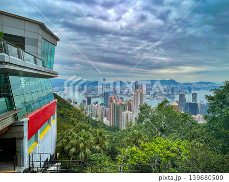 香港・ビクトリアピークから眺める絶景 139680500