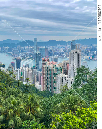 香港・ビクトリアピークから眺める絶景 香港・ビクトリアピークから眺める絶景 139680501