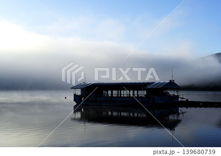 5月、山中湖畔の風景 (撮影地:山中湖畔) 5月、山中湖畔の風景 (撮影地:山中湖畔) 139680739