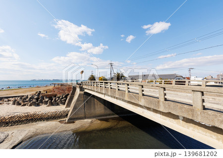 赤根川に架かる西島橋(江井ヶ島港) 赤根川に架かる西島橋(江井ヶ島港) 139681202