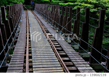 屋久島の風景、「縄文杉ルート」の吊橋 屋久島の風景、「縄文杉ルート」の吊橋 139682139