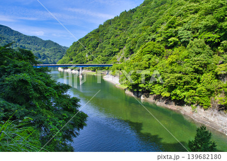 【神奈川県】丹沢湖に流れる玄倉川 139682180