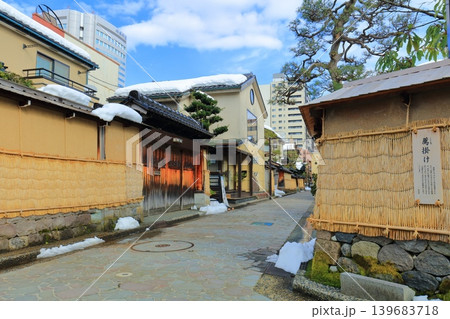 【石川県】薦掛けした長町武家屋敷跡（金沢の冬の風物詩） 139683718
