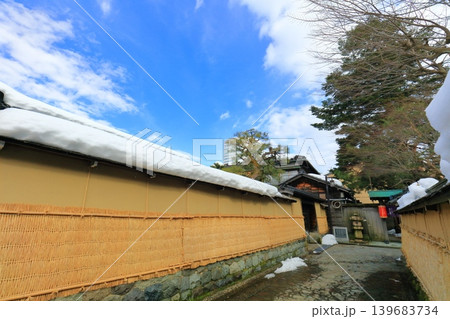 【石川県】薦掛けした長町武家屋敷跡（金沢の冬の風物詩） 139683734
