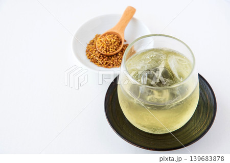 冷たいそば茶 139683878