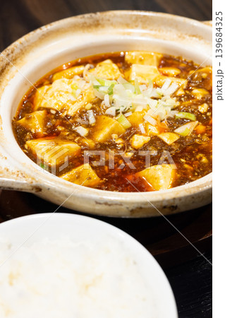 おいしい土鍋の麻婆豆腐定食 139684325