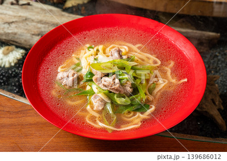 鴨南蛮ペペロンチーノ 和風アレンジの創作パスタ 鴨南蛮ペペロンチーノ 和風アレンジの創作パスタ 139686012