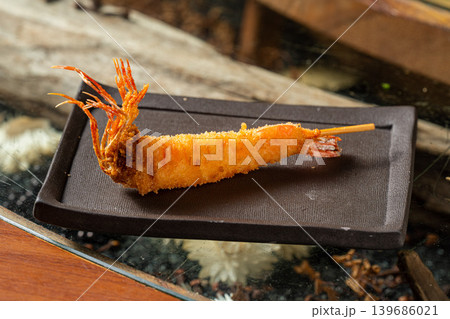 串カツ海老 サクサク食感の人気海老串揚げ 串カツ海老 サクサク食感の人気海老串揚げ 139686021