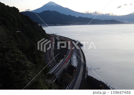 サッタ峠と富士山 139687488