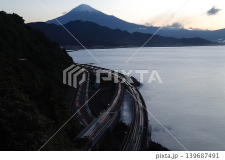 サッタ峠と富士山 139687491