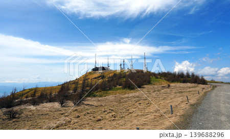 美ヶ原高原 山頂の電波塔 139688296