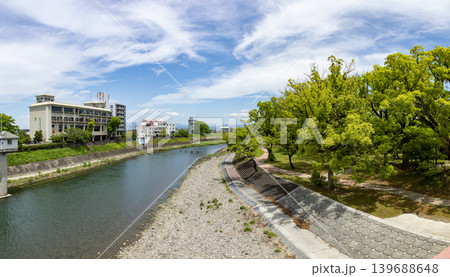 矢部川の流れと船小屋温泉と新緑の中の島公園 矢部川の流れと船小屋温泉と新緑の中の島公園 139688648