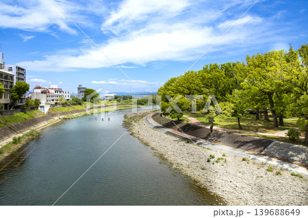 矢部川の流れと船小屋温泉と新緑の中の島公園 矢部川の流れと船小屋温泉と新緑の中の島公園 139688649