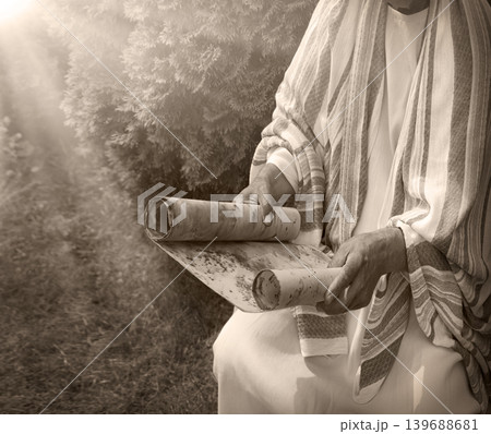 Old man reading the scroll 139688681
