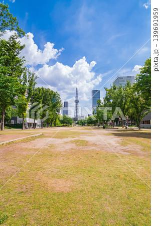 久屋大通パーク、中部電力ミライタワーの見える風景〈愛知県名古屋市〉 久屋大通パーク、中部電力ミライタワーの見える風景〈愛知県名古屋市〉 139691959