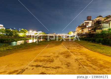 京都、鴨川夜景 139694171