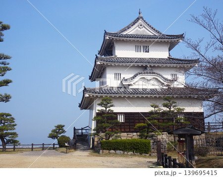 丸亀城の天守閣(香川県丸亀市) 丸亀城の天守閣(香川県丸亀市) 139695415