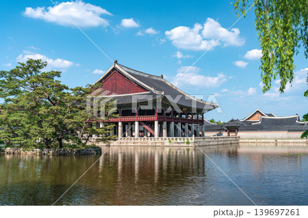 Seoul, South Korea - May. 14, 2026 : Beautiful view of Gyeonghoeru Pavilion in Gyeongbokgung Palace with pond reflection in early summer, Seoul, South Korea Seoul, South Korea - May. 14, 2026 : Beautiful view of Gyeonghoeru Pavilion in Gyeongbokgung Palace with pond reflection in early summer, Seoul, South Korea 139697261