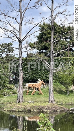 公園で見つけた馬？ 139697305