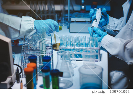 Researchers working in the clinical laboratory 139701092