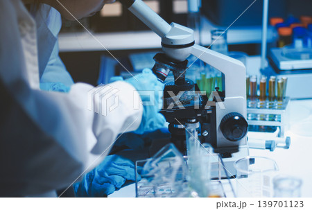 Researchers working in the clinical laboratory Researchers working in the clinical laboratory 139701123