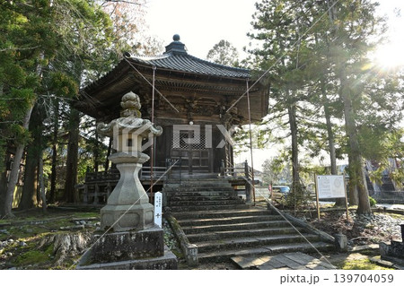 本成寺の弁天堂（新潟県三条市） 139704059