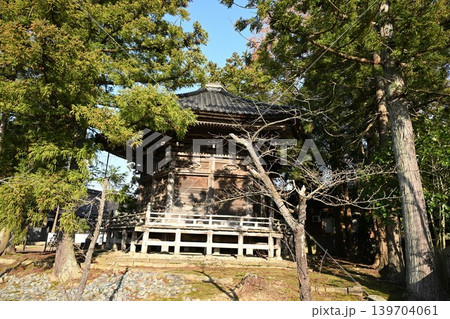 本成寺の弁天堂（新潟県三条市） 139704061