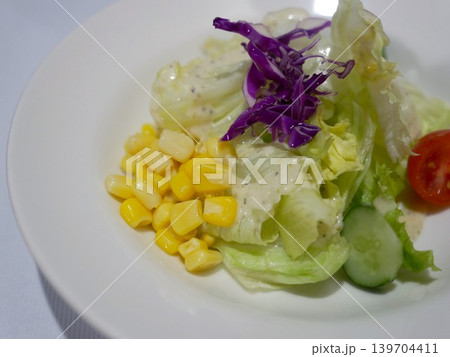 サラダ ｻﾗﾀﾞ トマト 139704411