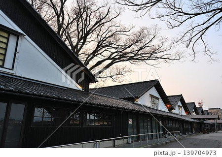 山居倉庫の歴史ある街並み(山形県酒田市) 山居倉庫の歴史ある街並み(山形県酒田市) 139704973