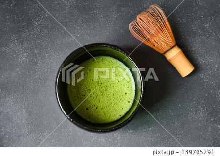 日本の茶道 Japanese tea ceremony(黒背景 コピースペースあり) 日本の茶道 Japanese tea ceremony(黒背景 コピースペースあり) 139705291