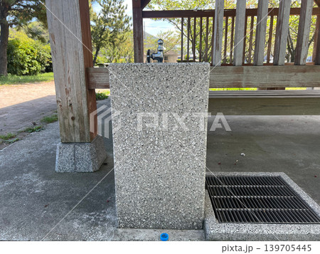 公園・広場の水飲み場の写真 公園・広場の水飲み場の写真 139705445