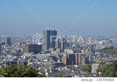 大阪府高槻市街地の風景 139705668