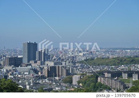 大阪府高槻市街地の風景 139705670