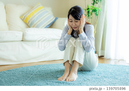女性 鬱 家 女性 鬱 家 139705896