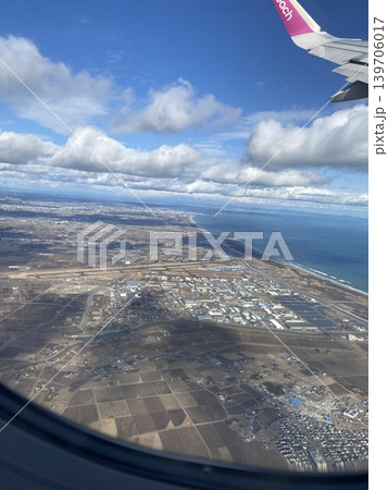 飛行機から見た陸と海と空 飛行機から見た陸と海と空 139706017
