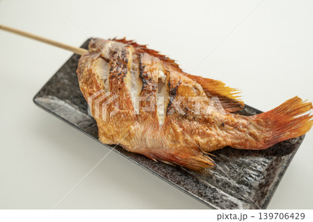 赤魚の塩焼き 赤魚の塩焼き 139706429