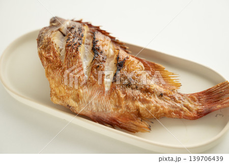 赤魚の塩焼き 赤魚の塩焼き 139706439