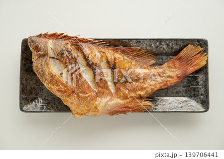 赤魚の塩焼き 139706441