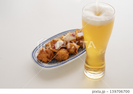 最高の組み合わせビールとタコ唐 139706700