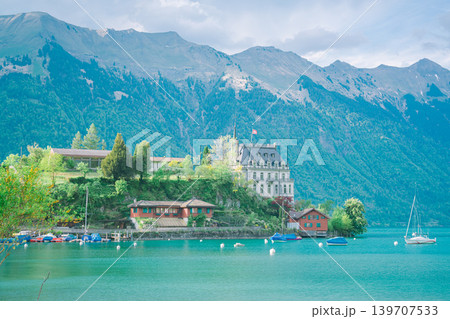 スイスのブリエンツ湖のイゼルトヴァルトの風景 スイスのブリエンツ湖のイゼルトヴァルトの風景 139707533