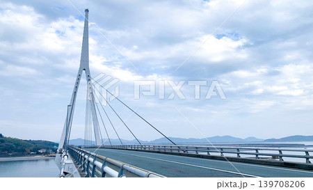 周防大橋と穏やかな海の風景 周防大橋と穏やかな海の風景 139708206