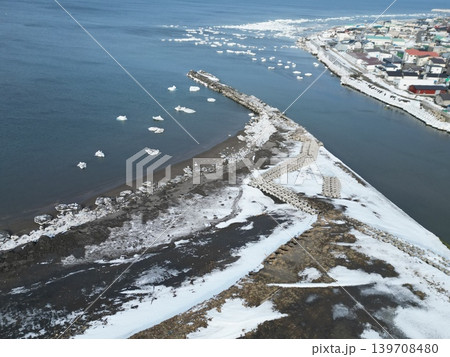北海道北見市の登呂川河口付近の冬景色の空撮 139708480