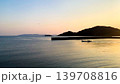 佐世保の夕焼けに染まる海岸風景 139708816