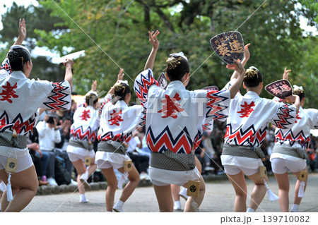 阿波踊り 春の祭典「徳島城 阿波おどり」有名連の法被踊り 阿波踊り 春の祭典「徳島城 阿波おどり」有名連の法被踊り 139710082